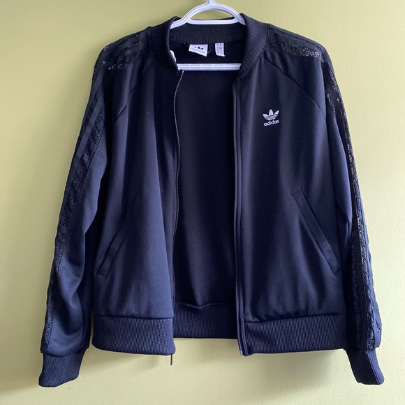 Adidas small jacket - Picture 1 of 3